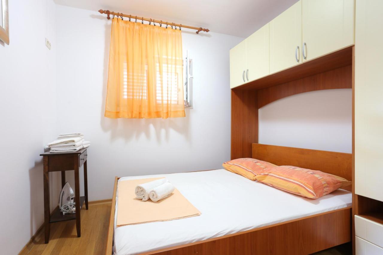 Apartments By The Sea Seget Vranjica, Trogir - 13771 Exterior foto