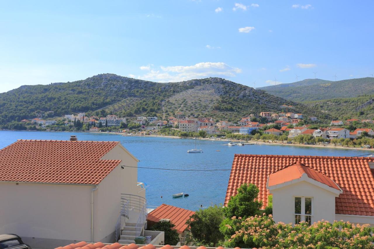 Apartments By The Sea Seget Vranjica, Trogir - 13771 Exterior foto